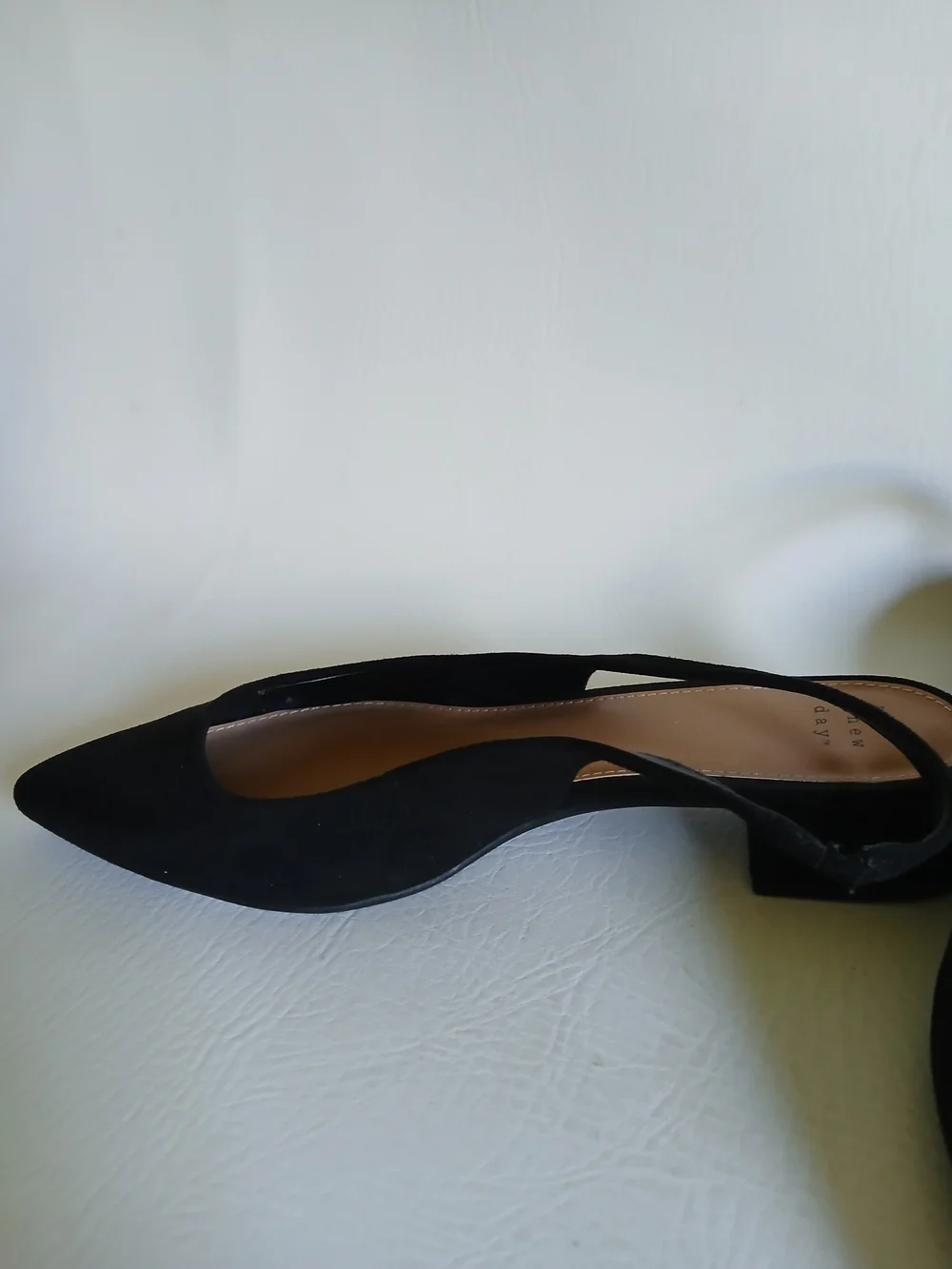 a new day Black Pointed Toe Faux Suede Slingback Flats Sz8.5M